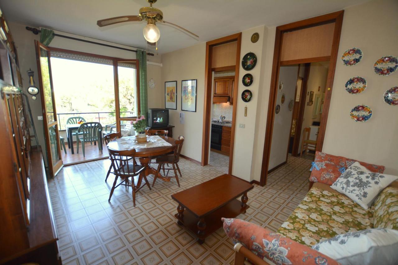 Lignano With Pool Apartman Lignano Sabbiadoro Kültér fotó