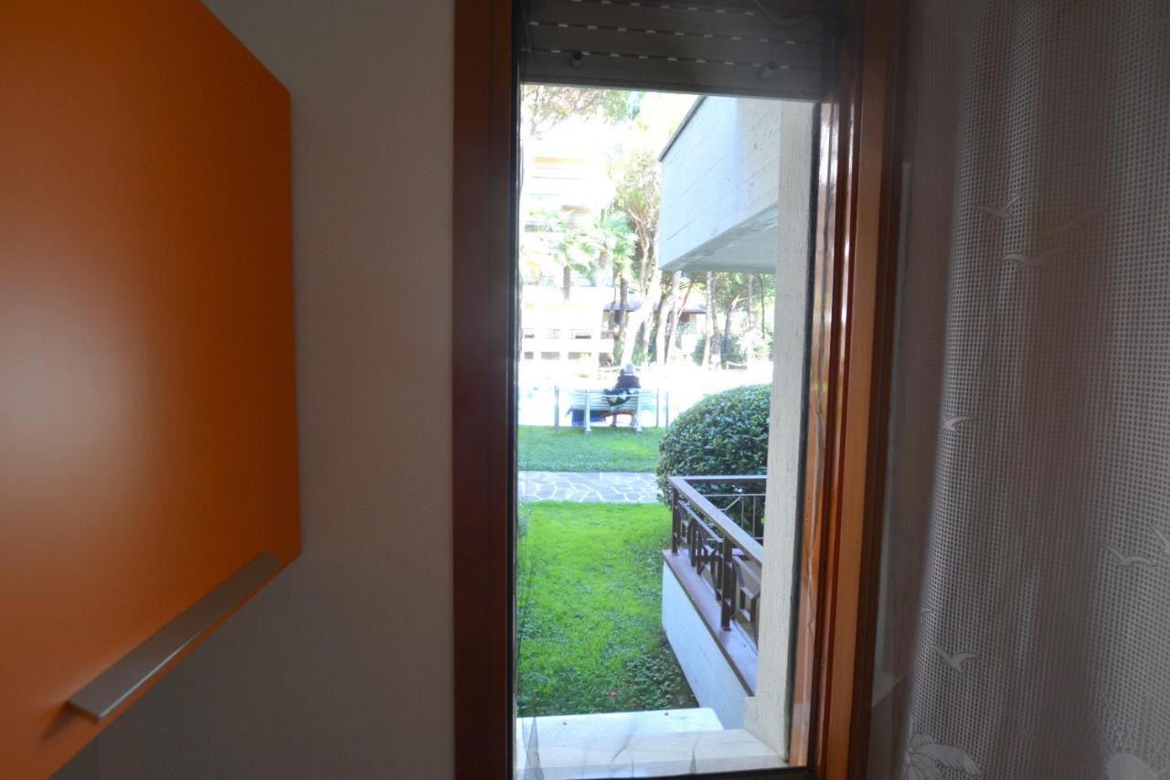 Lignano With Pool Apartman Lignano Sabbiadoro Kültér fotó