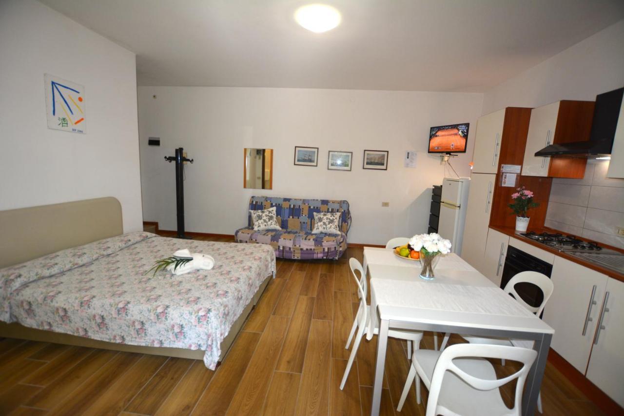 Lignano With Pool Apartman Lignano Sabbiadoro Kültér fotó