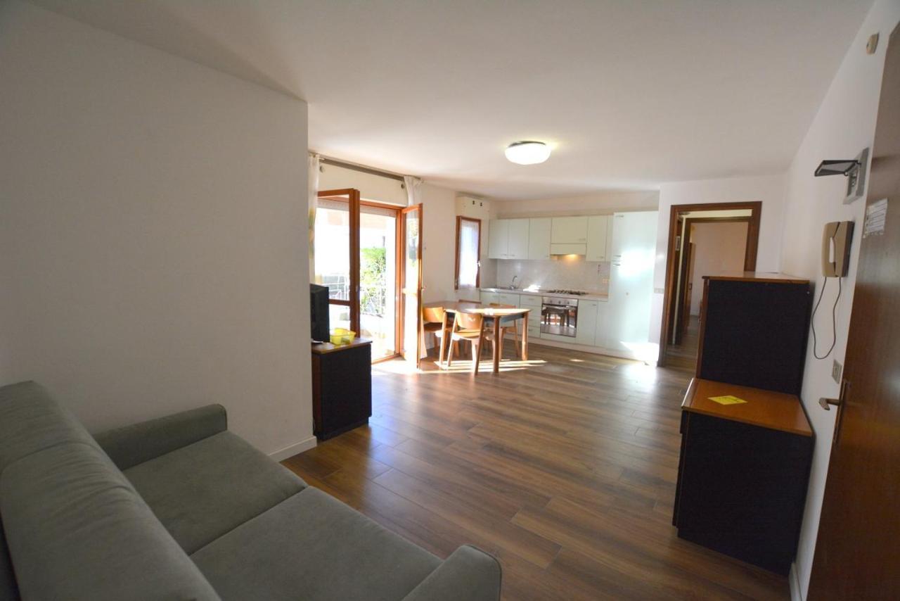 Lignano With Pool Apartman Lignano Sabbiadoro Kültér fotó