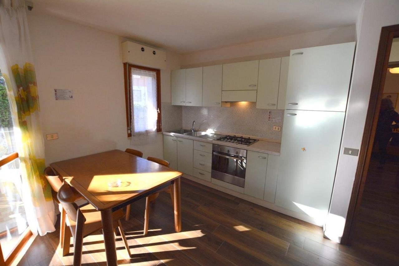 Lignano With Pool Apartman Lignano Sabbiadoro Kültér fotó